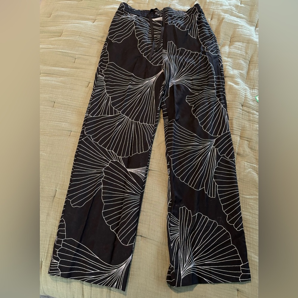 Super chic comfy COS pants